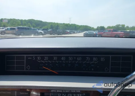 1992 Cadillac Deville z USA, uszkodzony, nr VIN 1G6CD53B8N4332881